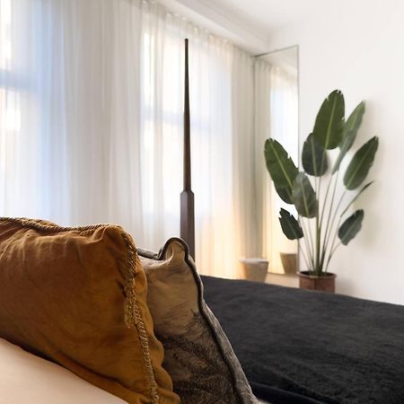 Tranquil Oasis W 100Inch Cinema & Hammock, By The Design Traveller Apartamento Londres Exterior foto