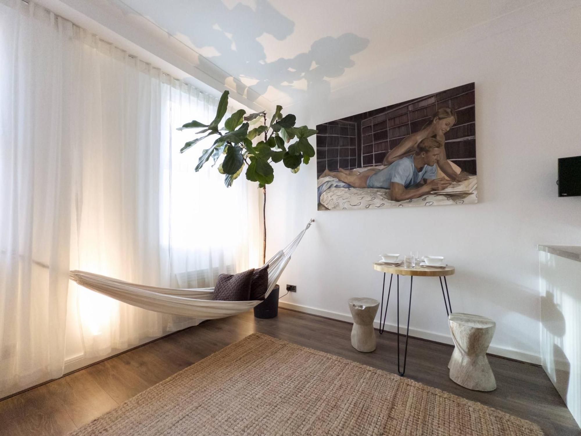 Tranquil Oasis W 100Inch Cinema & Hammock, By The Design Traveller Apartamento Londres Exterior foto