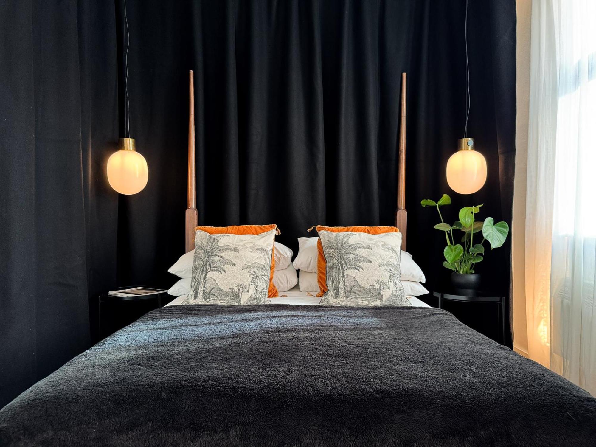 Tranquil Oasis W 100Inch Cinema & Hammock, By The Design Traveller Apartamento Londres Exterior foto